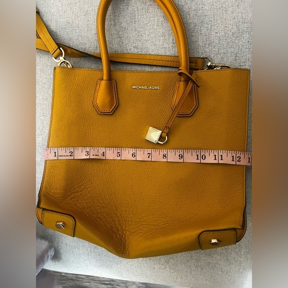 MICHAEL KORS Mercer Medium Satchel – Marigold Yellow Leather - Picture 5 of 13